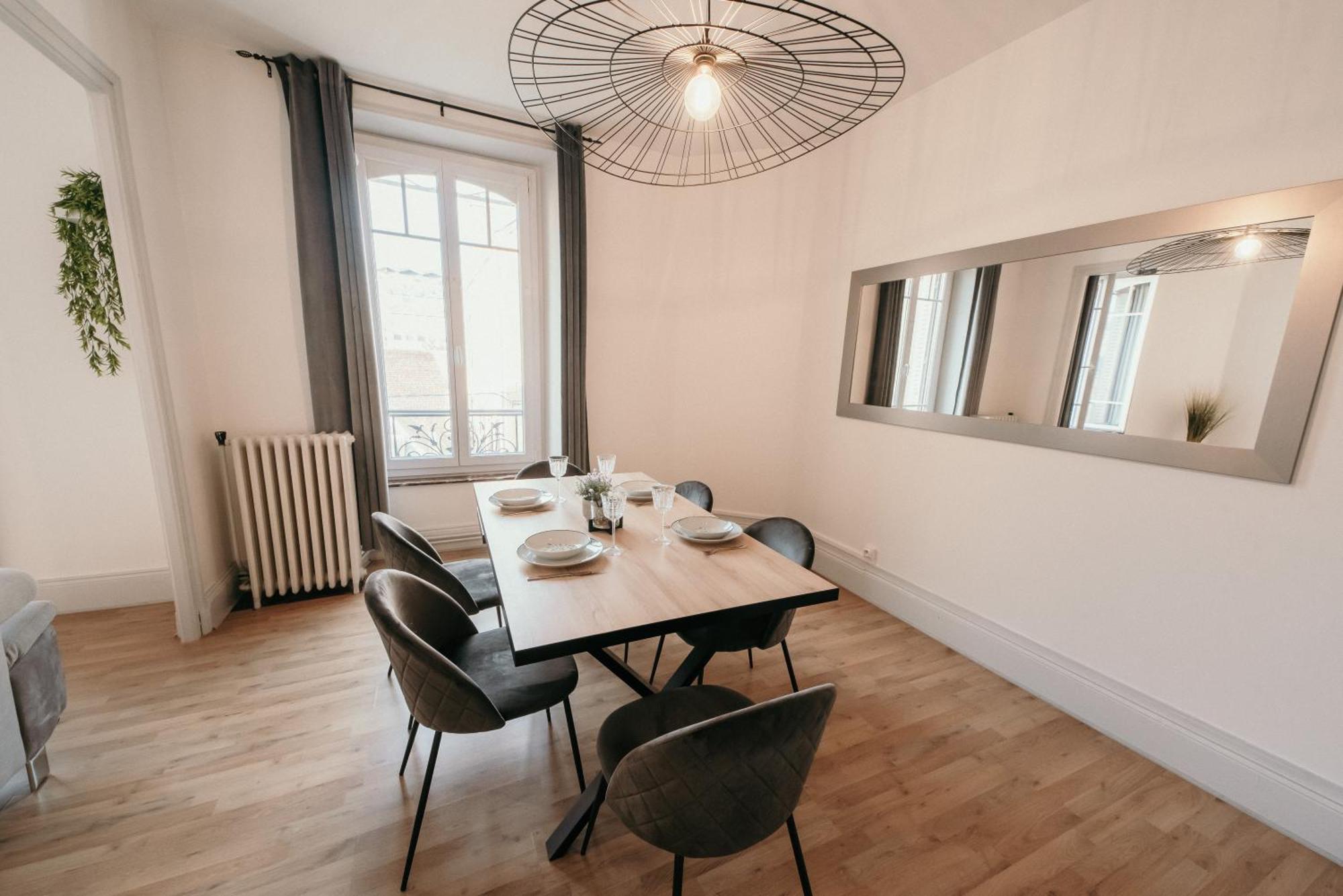 Appartement D'Alexandre Hyper Centre-Ville Charleville-Mézières Eksteriør billede